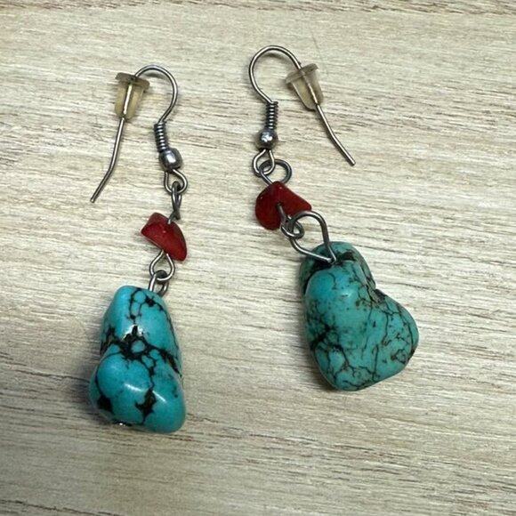 Vibrant Turquoise and coral necklace and earrings with sterling silver - Picture 3 of 4